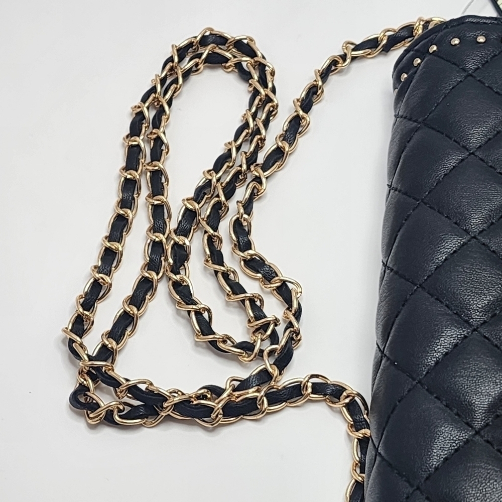 Badgley Mischka Quilted Crossbody Wallet - Picture 5 of 10